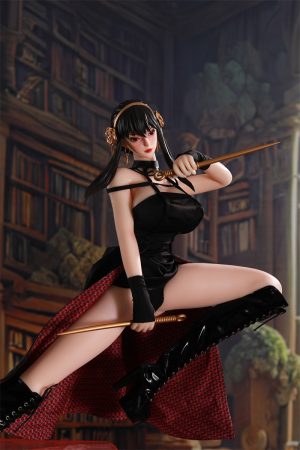 La figurine Yor Forger peut être utilisée pour la masturbation masculine